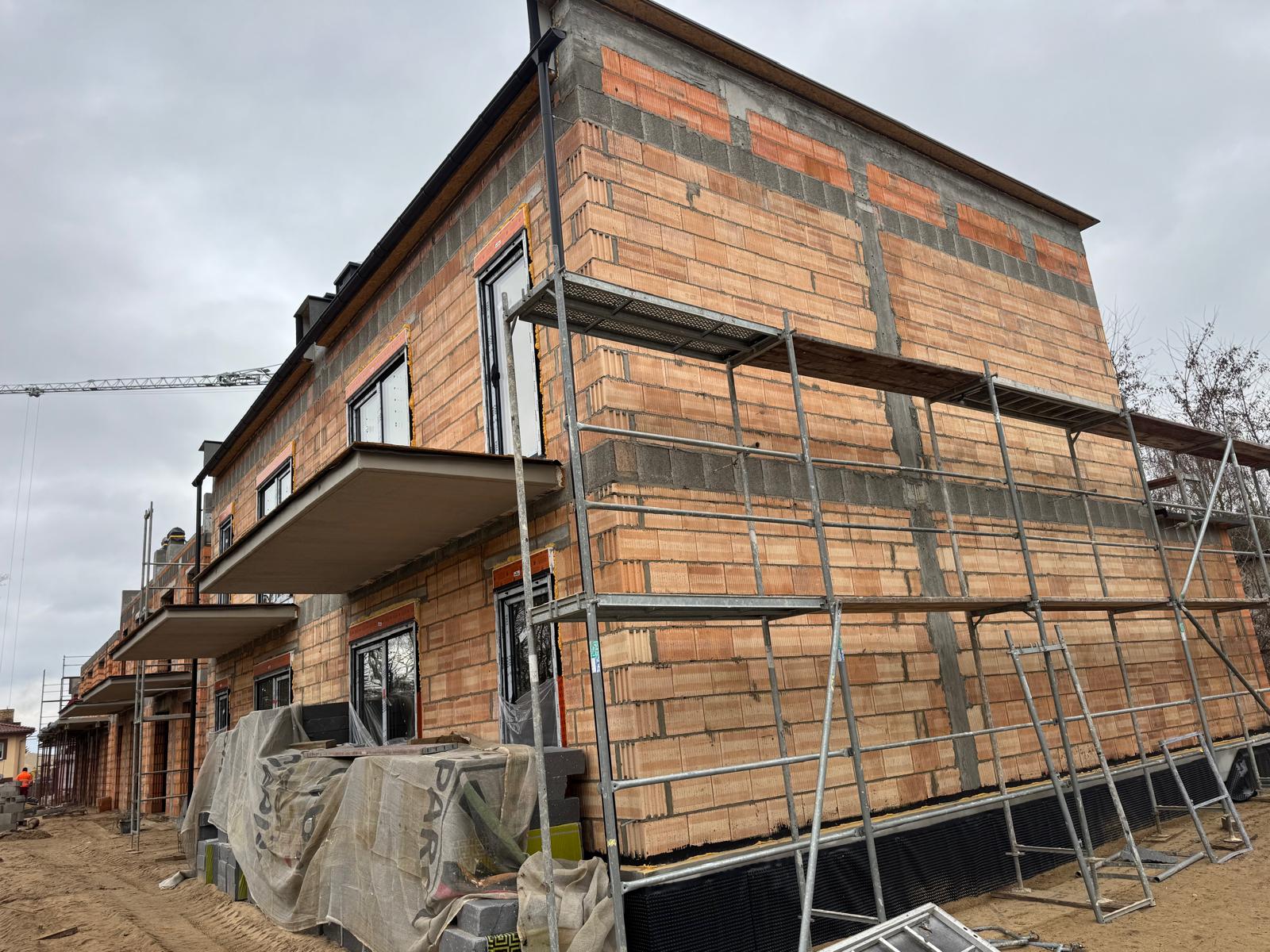 Domy nad zalewem na Nowym Poligonie w Rawiczu